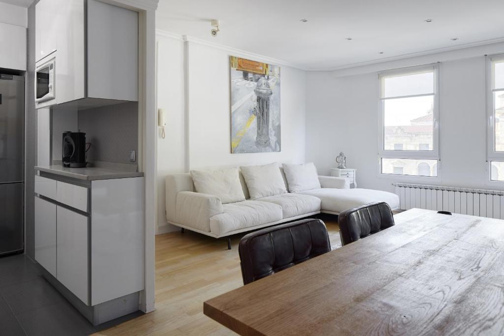 Kuchyň nebo kuchyňský kout v ubytování Arraun - Basque Stay