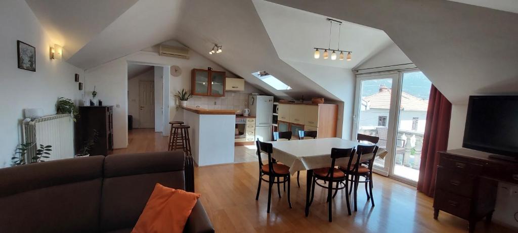 Kuchyňa alebo kuchynka v ubytovaní Apartment Sunce