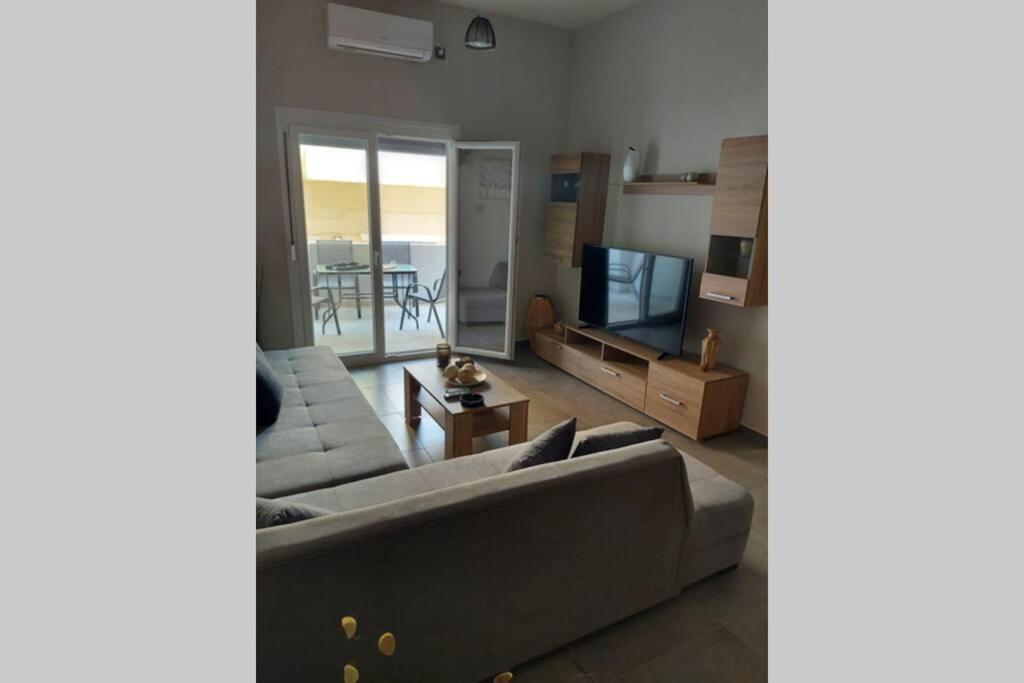 TV a/nebo společenská místnost v ubytování Felou's House 1
