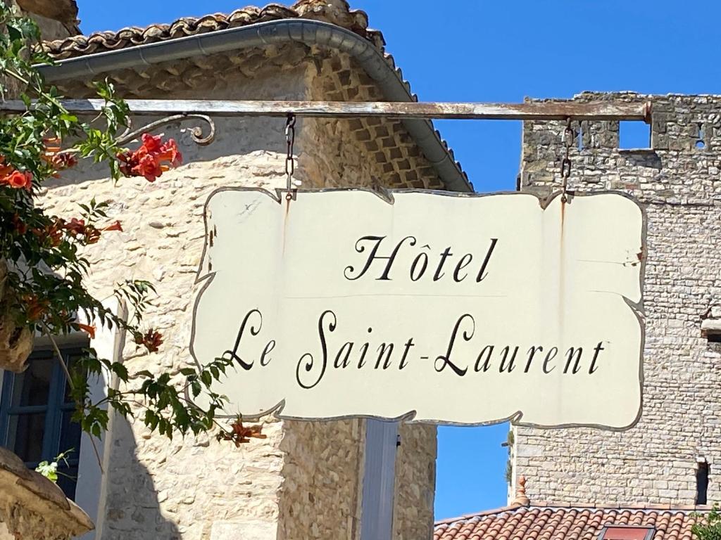 Certifikát, hodnocení, plakát nebo jiný dokument vystavený v ubytování Hotel Le Saint Laurent