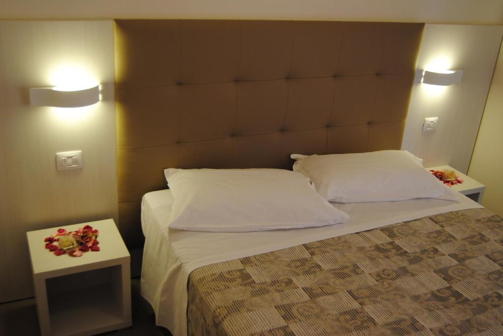 Postel nebo postele na pokoji v ubytování Hotel Tenerife