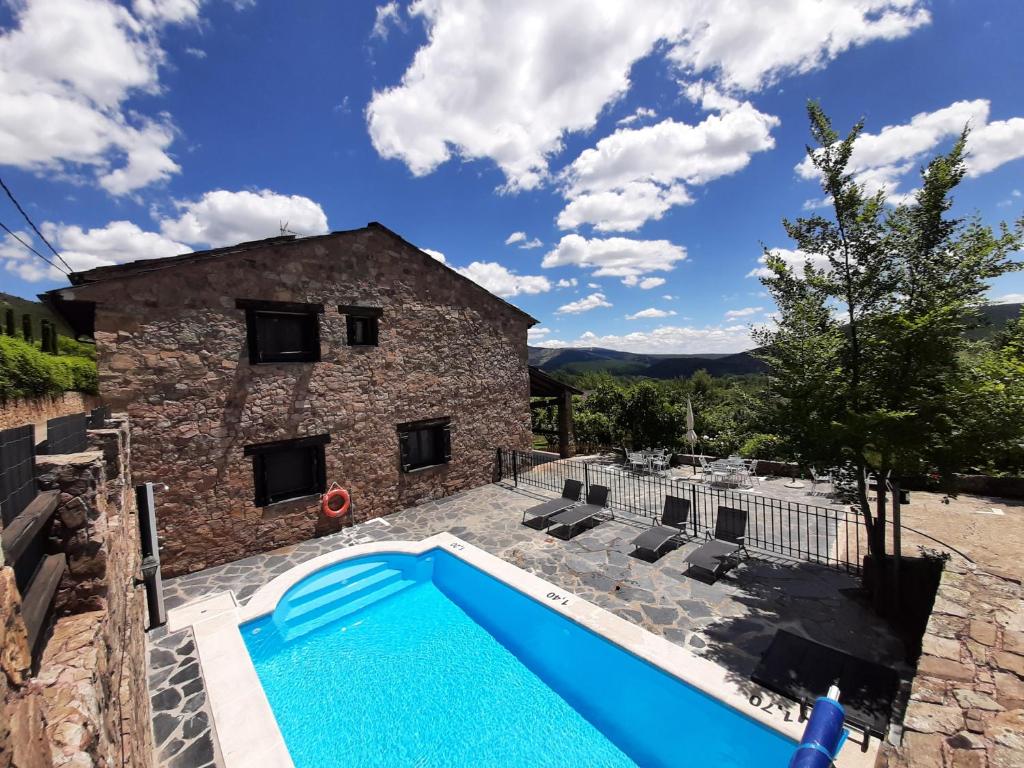 Bazén v ubytování Casa Rural, Spa y restaurante El Huerto del Abuelo nebo v jeho okolí