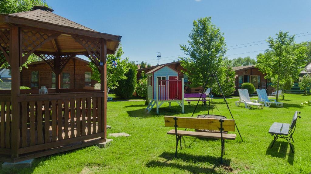 Zahrada ubytování Domki i pokoje POD KOGUTEM - kwatery prywatne