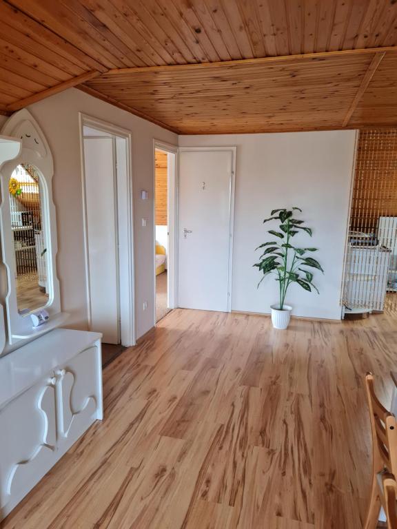Posedenie v ubytovaní Tavirózsa Apartman