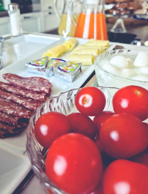 Jedlo v ubytovaní bed & breakfast alebo blízkom okolí