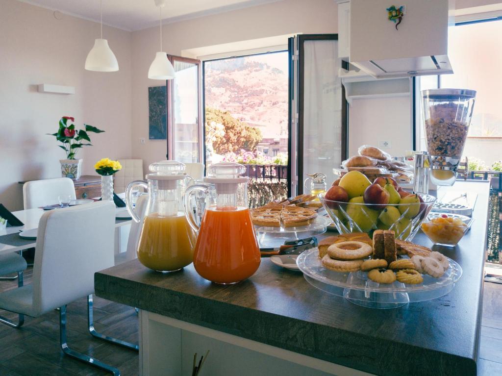 Jedlo v ubytovaní bed & breakfast alebo blízkom okolí
