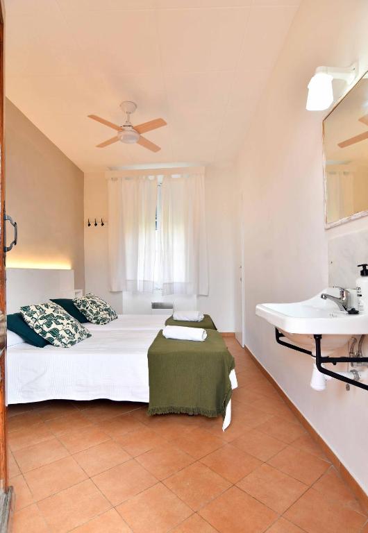 Hostal l'Estrella - Habitación Gemela Con Baño Compartido