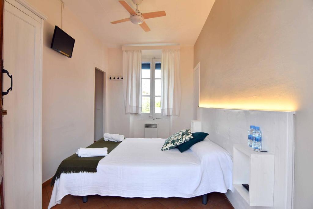 Hostal l'Estrella - Habitación Doble O Gemela Con Baño Privado