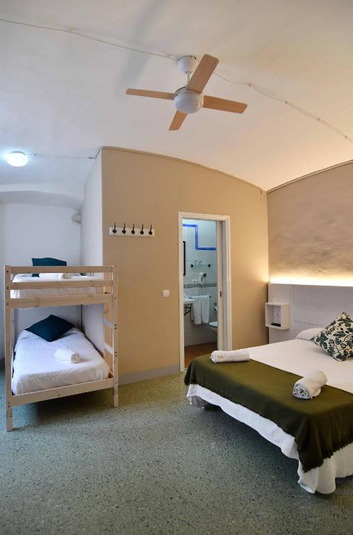 Hostal l'Estrella - Habitación Familiar
