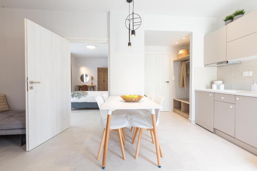 Kuchyň nebo kuchyňský kout v ubytování Calmare suites