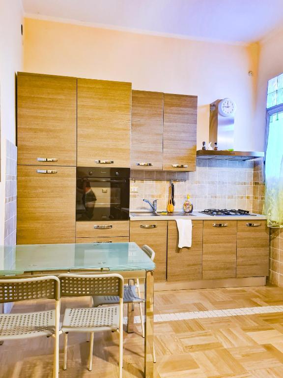 Kuchyňa alebo kuchynka v ubytovaní Villa Zara