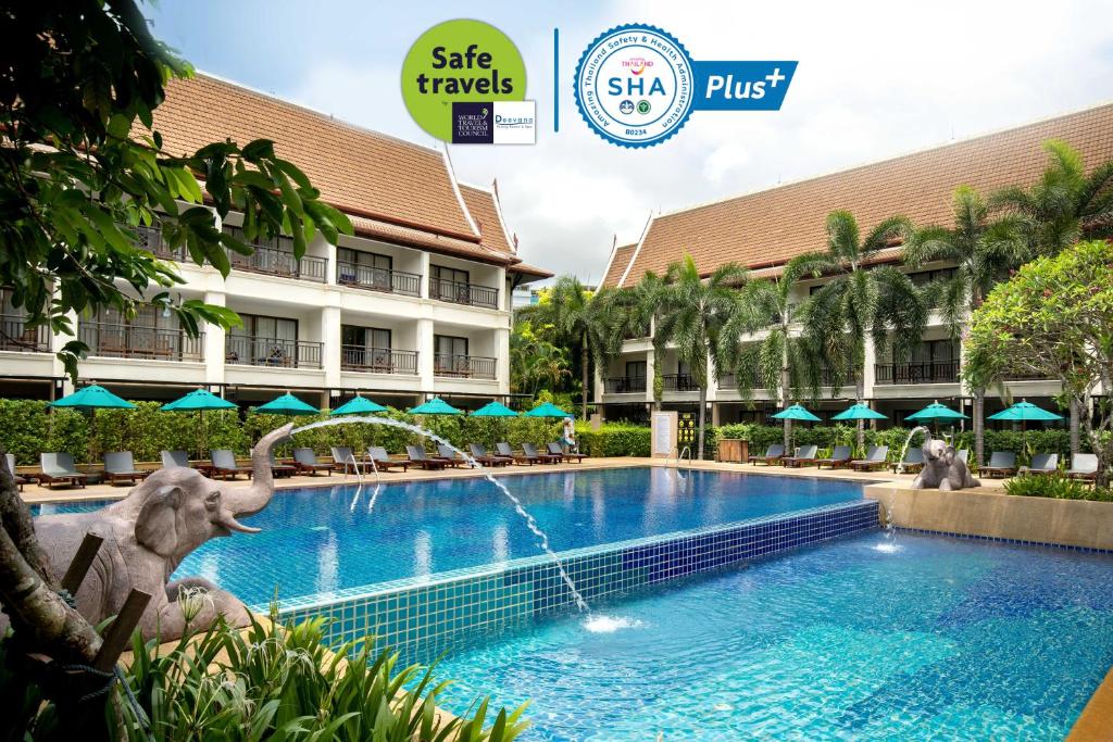 Bazén v ubytování Deevana Patong Resort & Spa nebo v jeho okolí