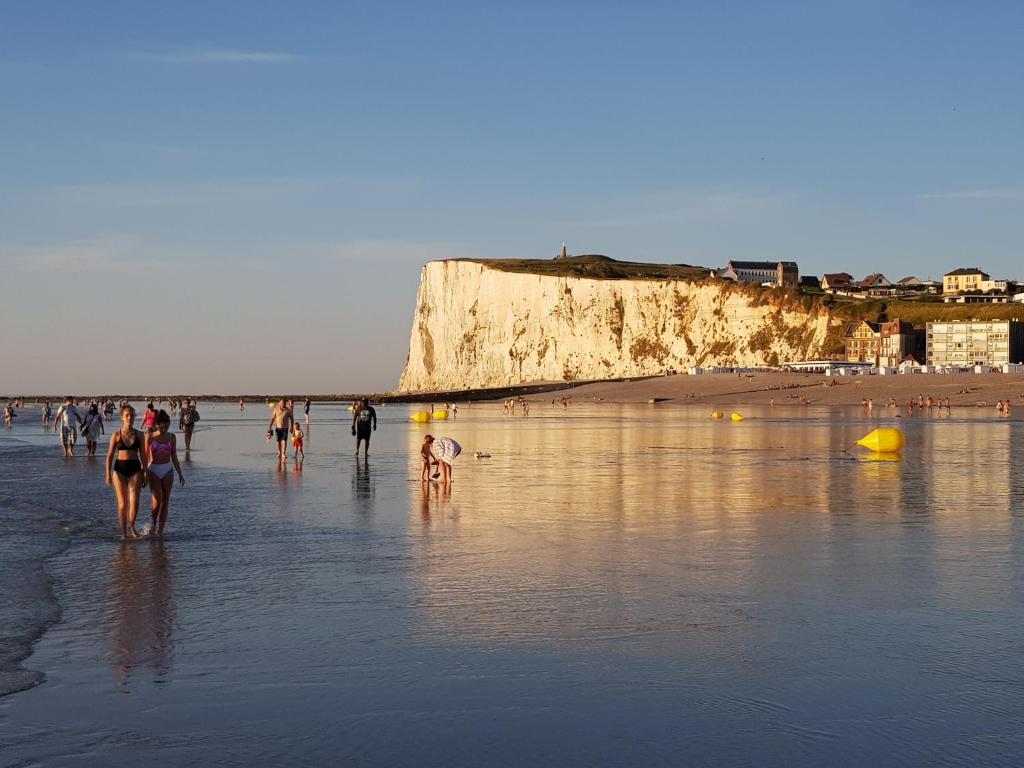 Plage à 50m Appartement Rêves ensablés Villa Les Bains de Mers - Studio