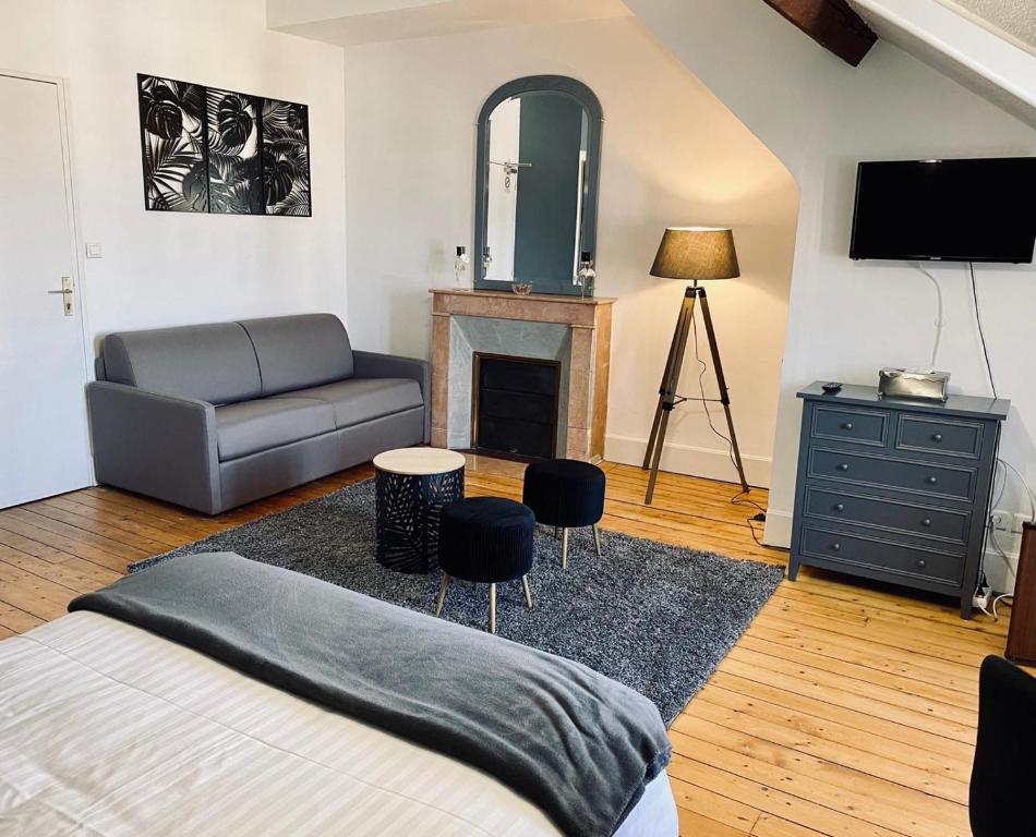 Logis Hotel La Tourelle du Beffroi - Camera Familiare