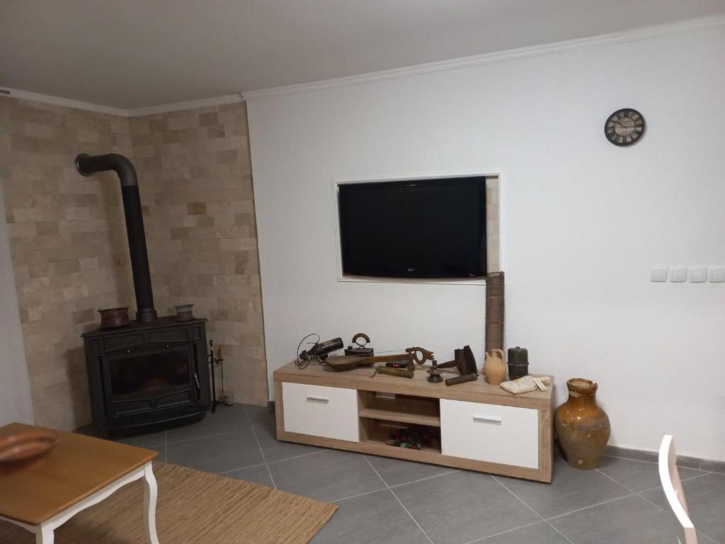 TV a/nebo společenská místnost v ubytování Rustic Villas Barlovic