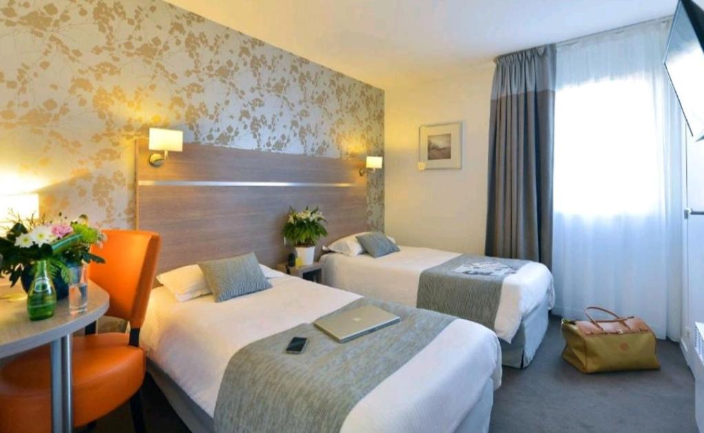 Hotel Artist - Image 5