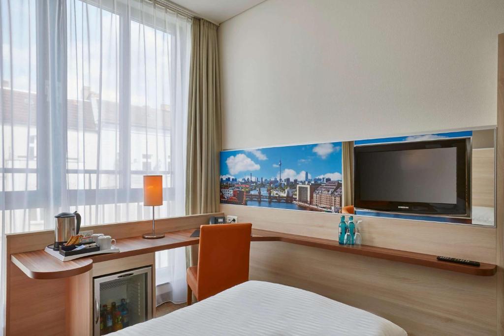 H+ Hotel Berlin Mitte - Resim 41