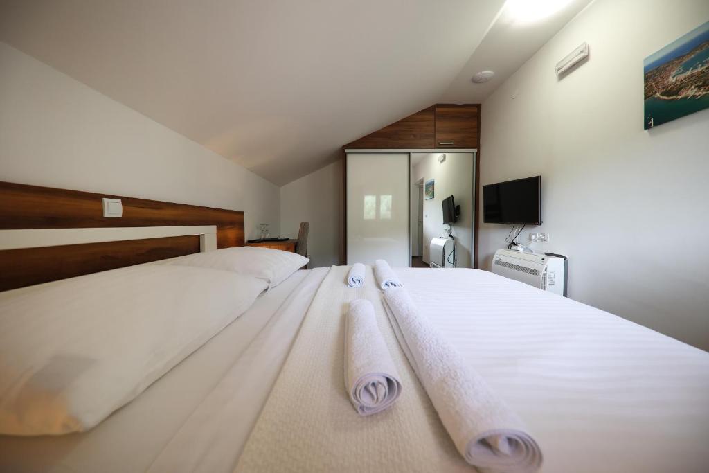 Hotel Murter - Doppelzimmer Mit Balkon