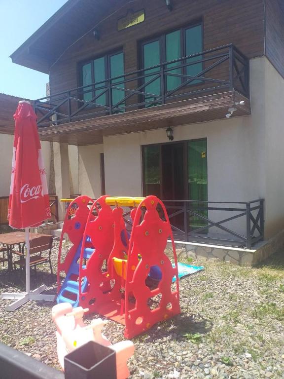 Herní místnost nebo prostor pro děti v ubytování Villa Baghdo Bakuriani