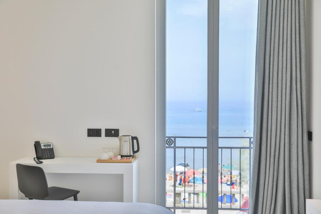 Abelia Sea Suites - 18