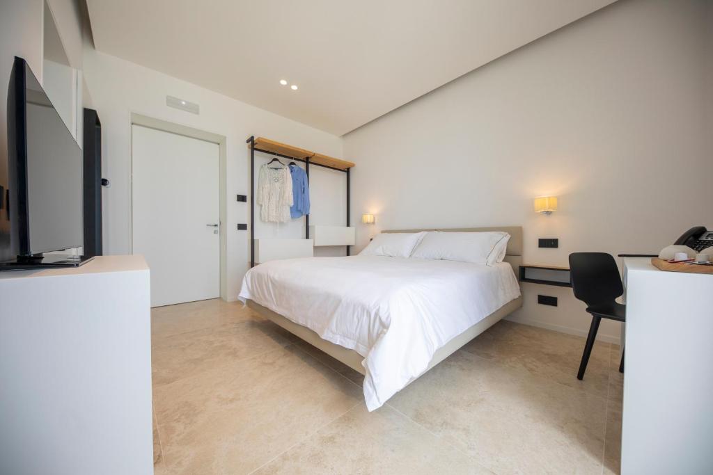 Abelia Sea Suites - 17