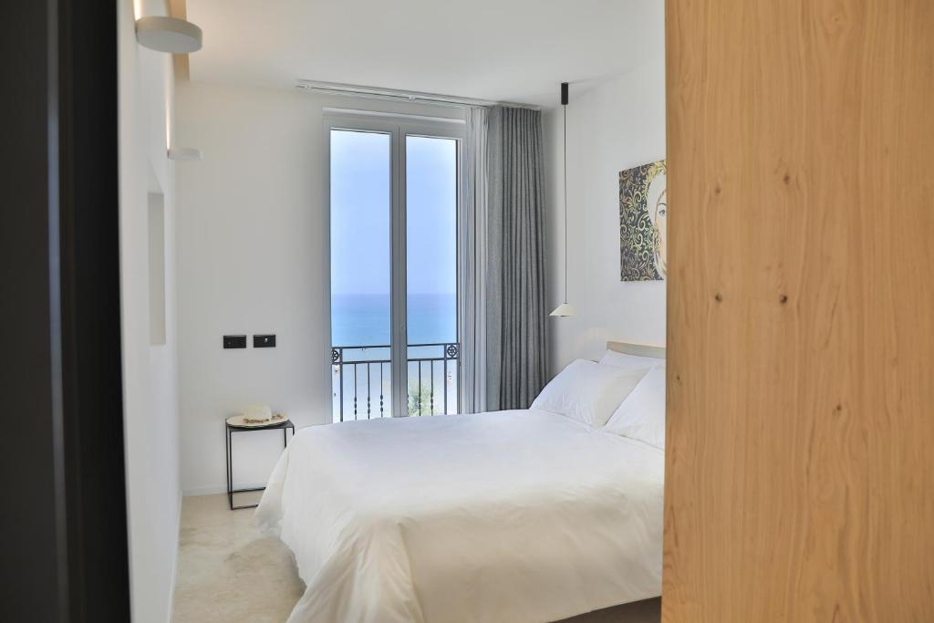 Abelia Sea Suites - 9