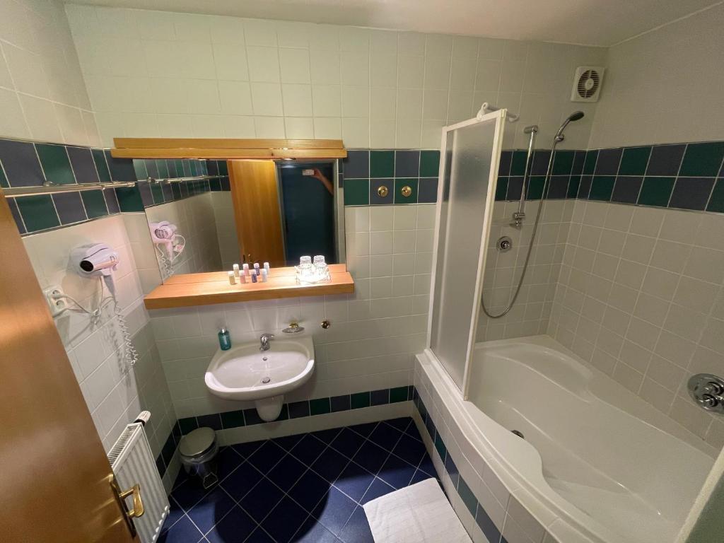 Hotel Laguna & restaurant - Resim 31