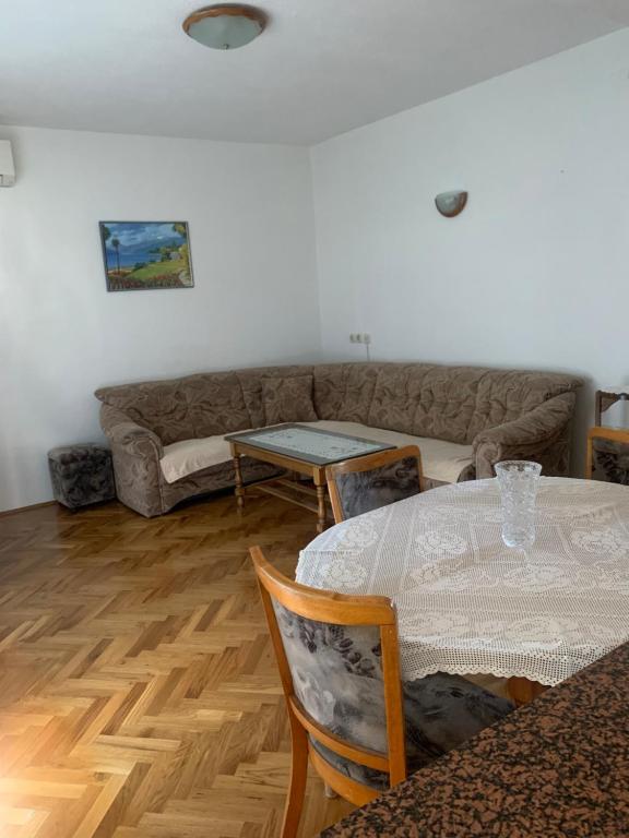 Posezení v ubytování APARTMAN ADRIANA