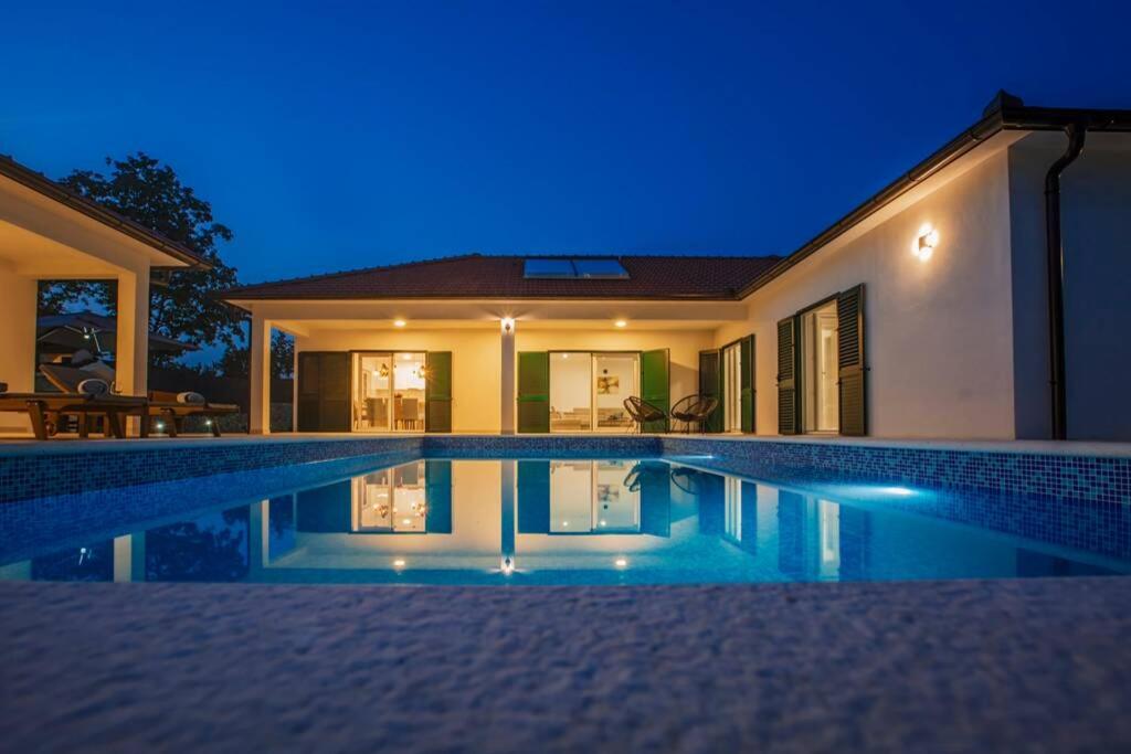 luxury villa dubravka - heated pool & suitable for disabled