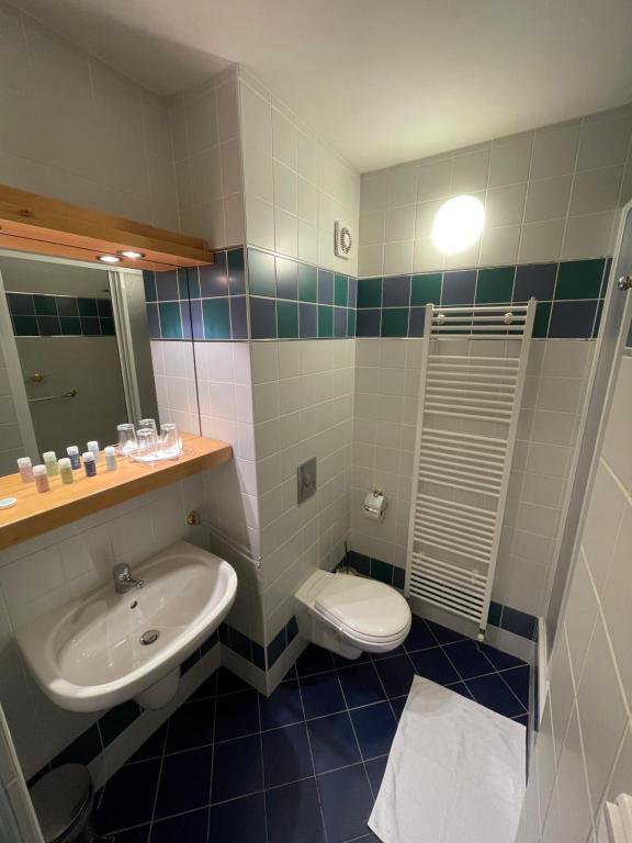 
Twin Room with Extra Bed
