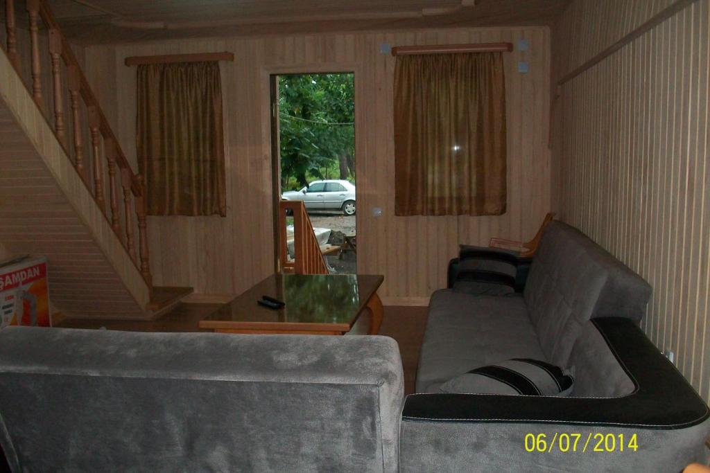 Posezení v ubytování Shekhvetili Cottages 2N