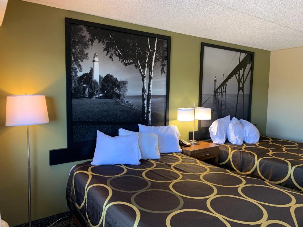 Super 8 by Wyndham Petoskey - Chambre Queen Avec Deux Lits Queen - Non-fumeur