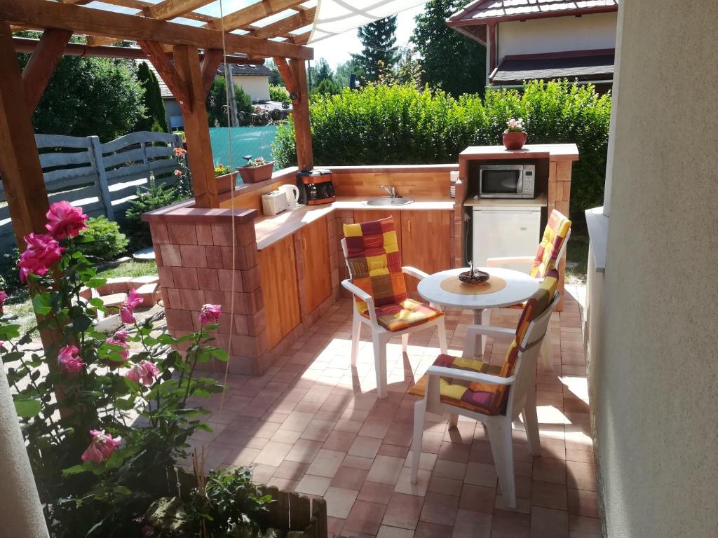 Balkón nebo terasa v ubytování Betty Apartman