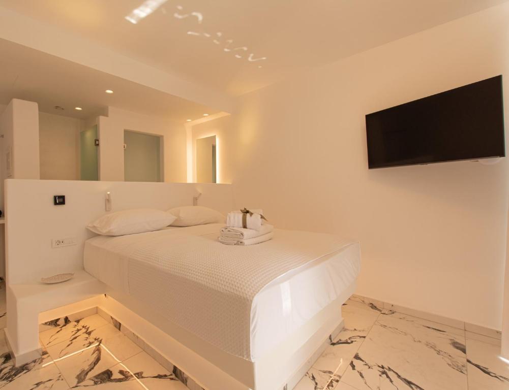 Bianco a Nero Mykonos - 1