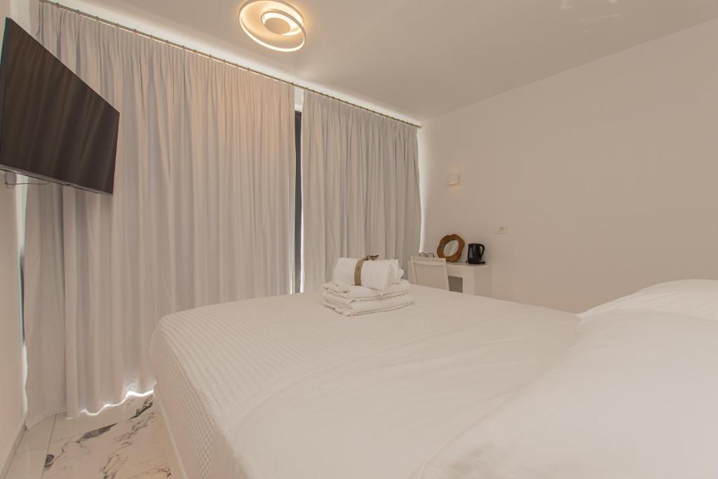 Bianco a Nero Mykonos - 3