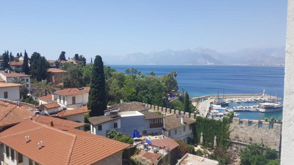 Mavi Avlu - Old town apartments - Penthouse Apartment With Sea View