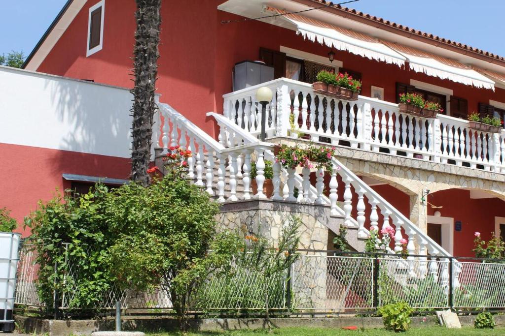 Family friendly apartments with a swimming pool Cepic, Central Istria - Sredisnja Istra - 15878