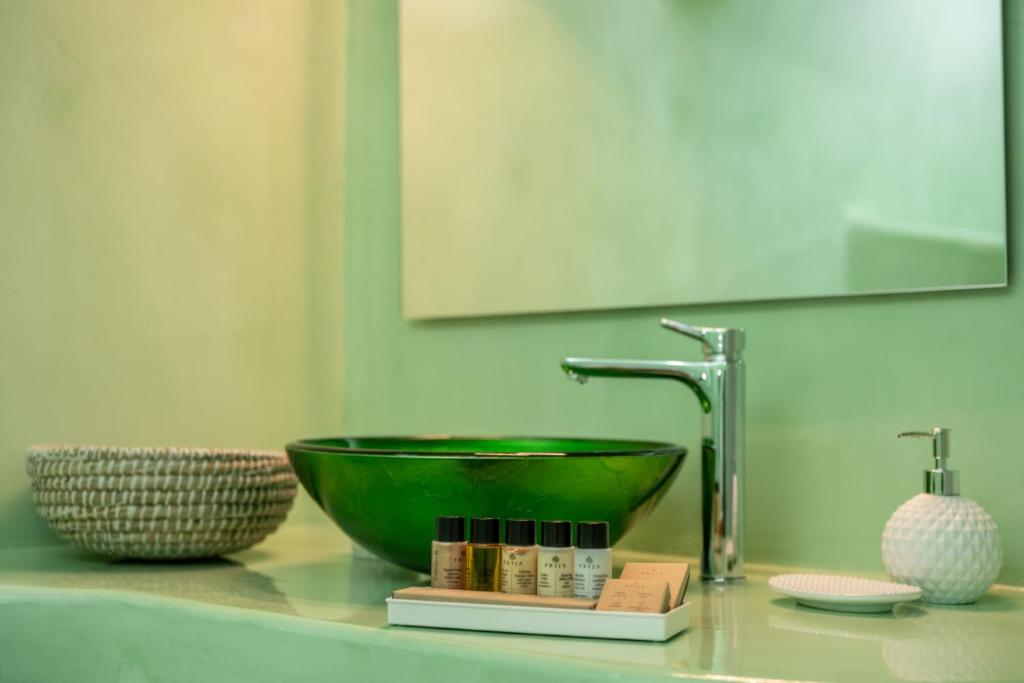 Sun Angelos Oia - Luxury Cave Suites - 11