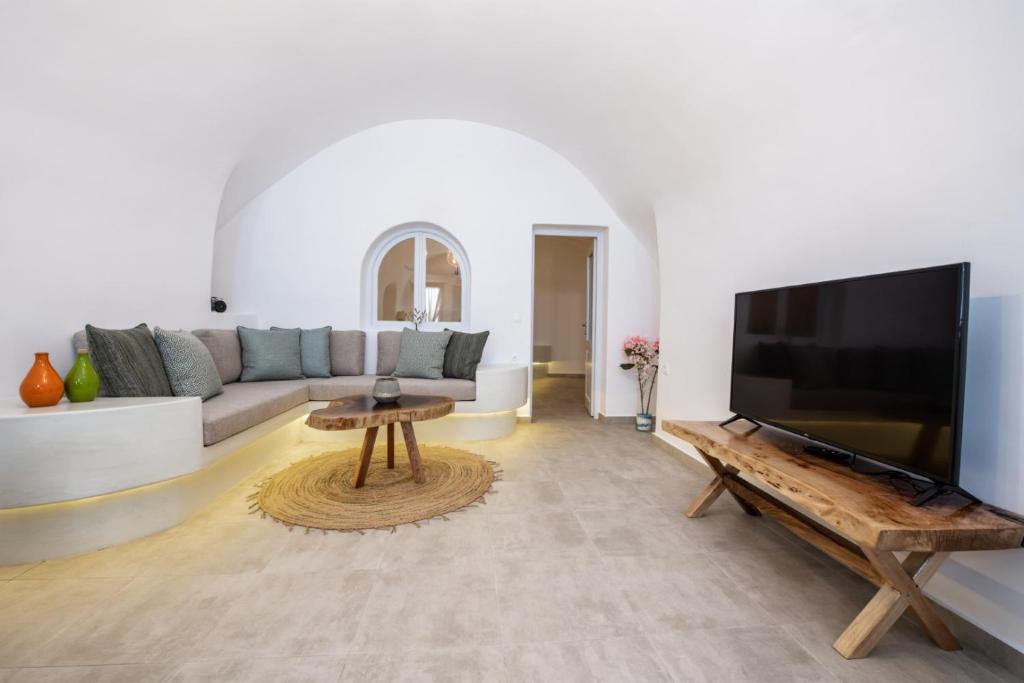 Sun Angelos Oia - Luxury Cave Suites - 17