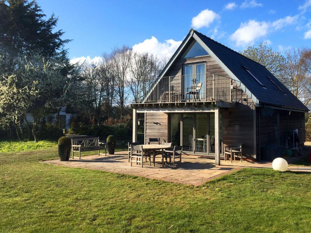 White Cottage Apartment 6