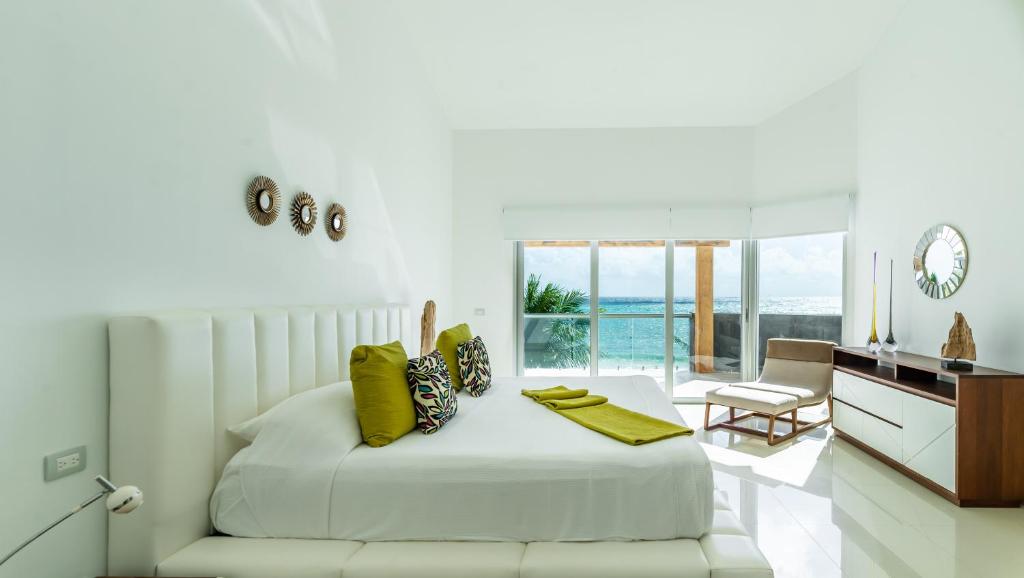 Mareazul Beach Front Condos At playa del Carmen - Villa - Front De Mer