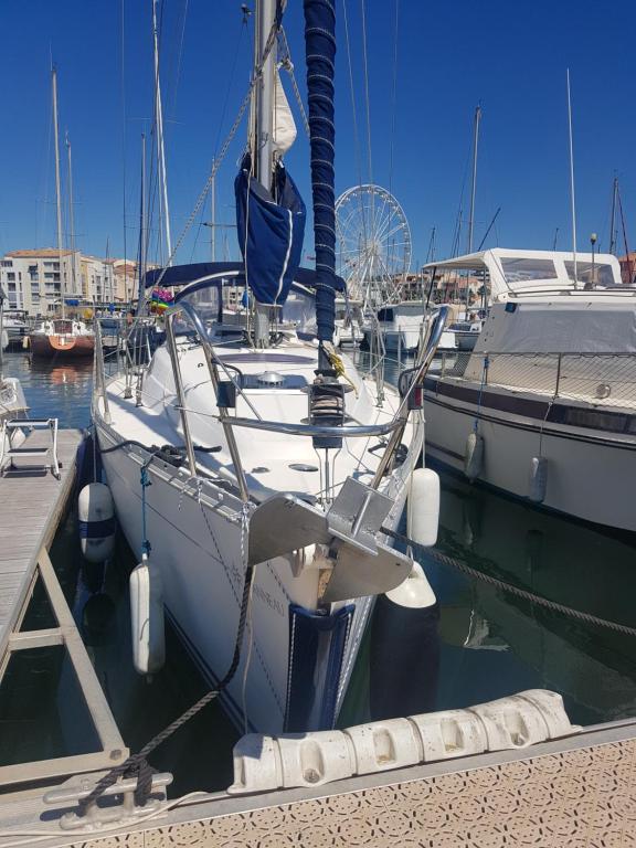 Fotografie z fotogalerie ubytování MERVEILLEUX MOMENT DE DETENTE SUR NOTRE VOILIER v destinaci Cap d'Agde