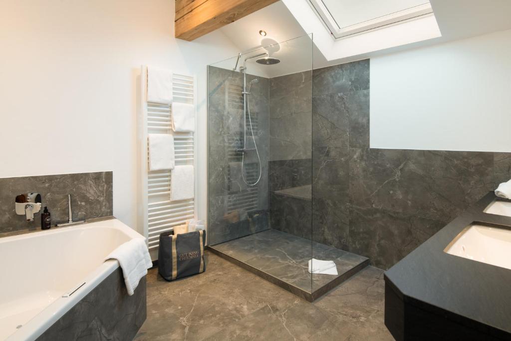 Koupelna v ubytování Hotel Gut Ising