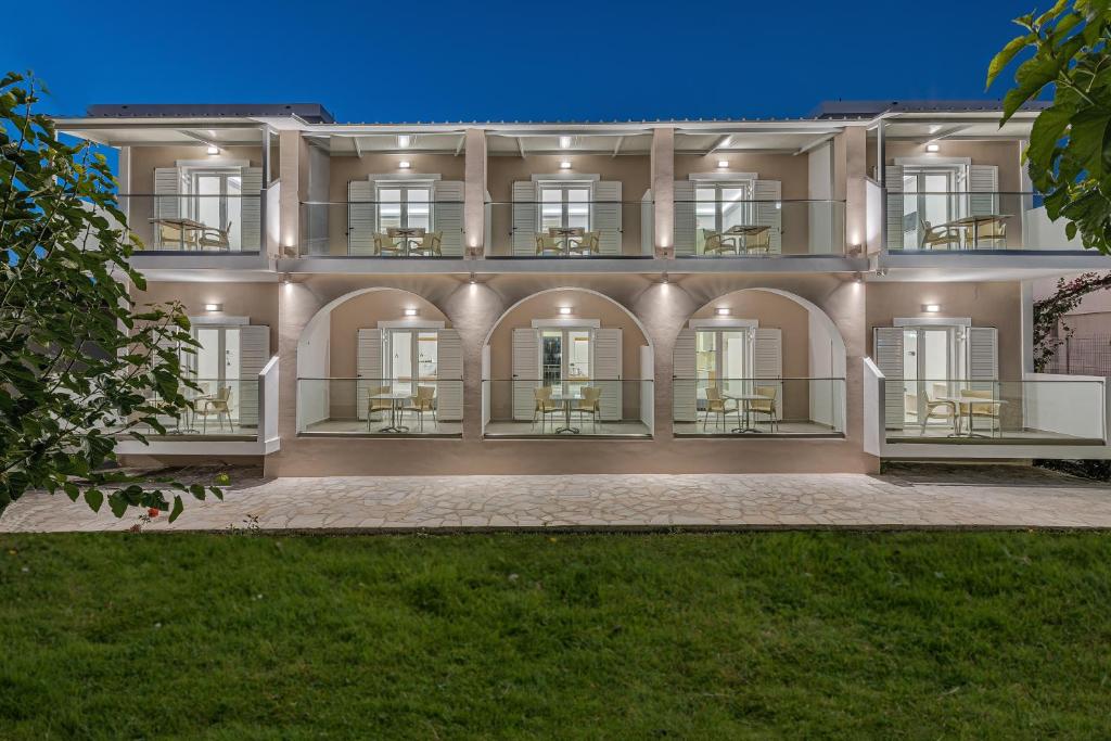 Breeze Luxury Rooms - 1