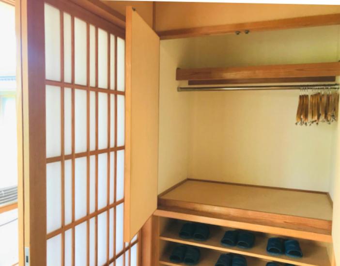 Palanda nebo palandy na pokoji v ubytování Kyoto Utano Youth Hostel