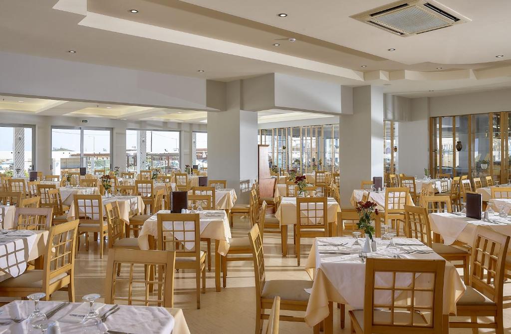 Restaurace v ubytování Astir Beach Hotel