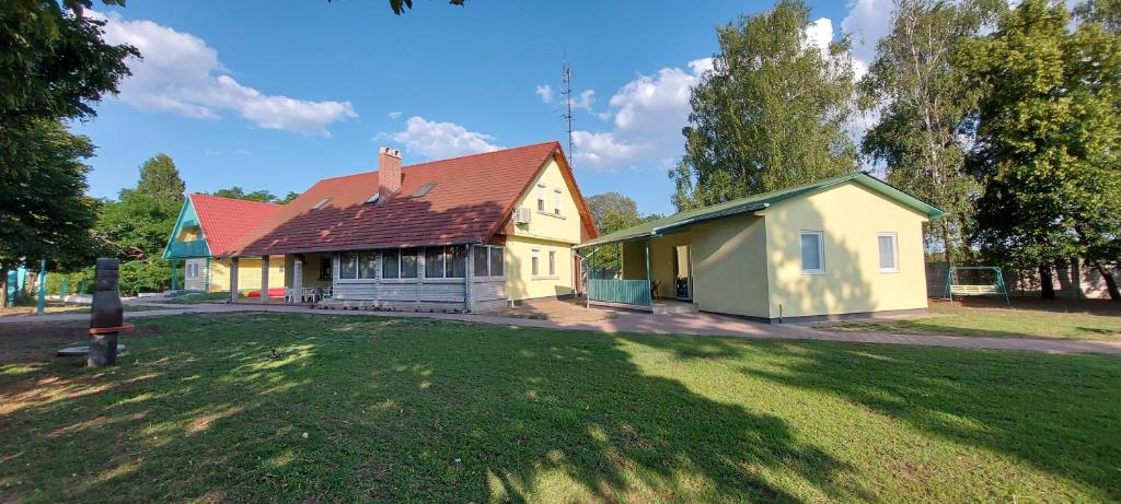 Gesztenyés Apartmanház Tiszaalpár - Duplex Apartment
