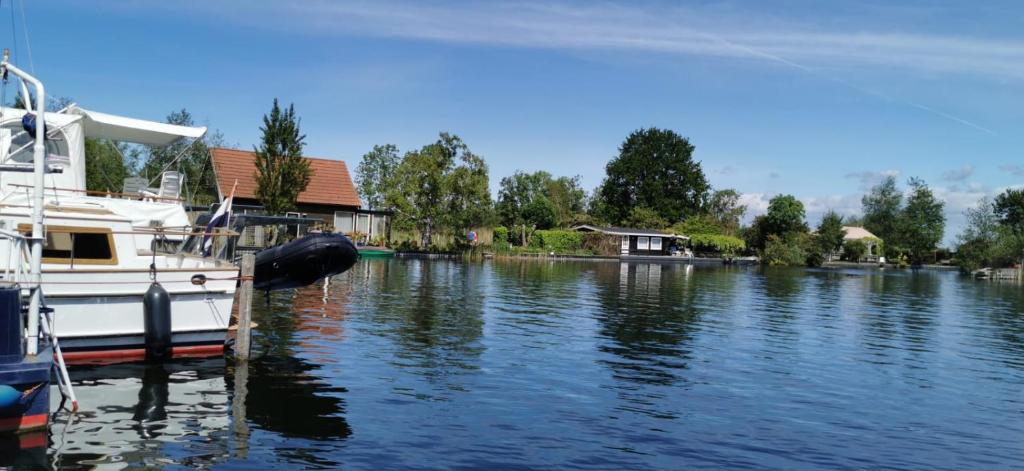 C'Est La Vie Houseboat, Nederhorst Den Berg – Bijgewerkte Prijzen 2023