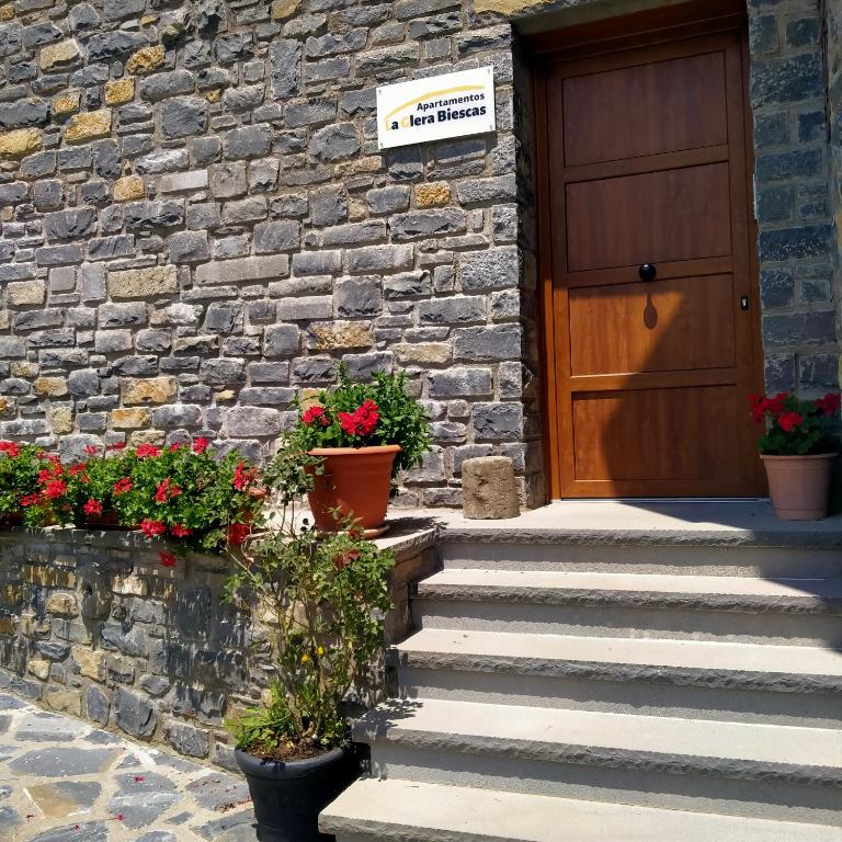 Fotografie z fotogalerie ubytování Apartamentos La Glera Biescas v destinaci Biescas