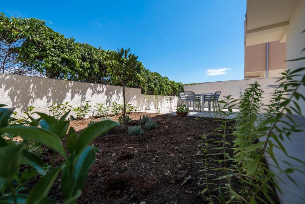 Vonkajšia záhrada v ubytovaní Charming House Truvatura - Sicilia Vacanza